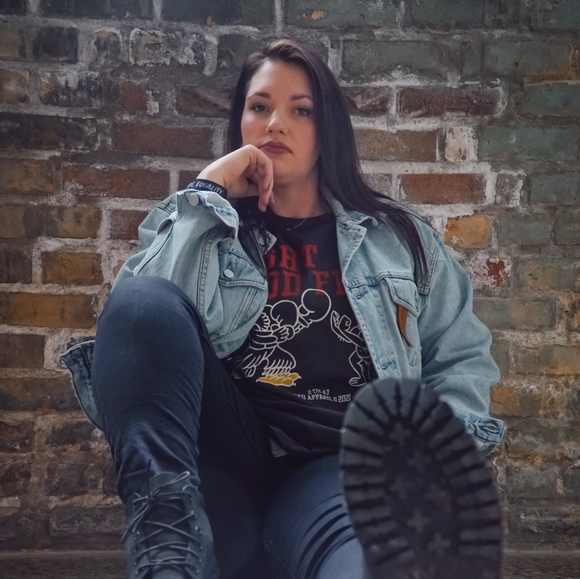 Meet your Posher, Rebecca - Picture 4 of 5